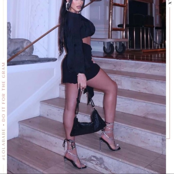 Black heels - Picture 3 of 7